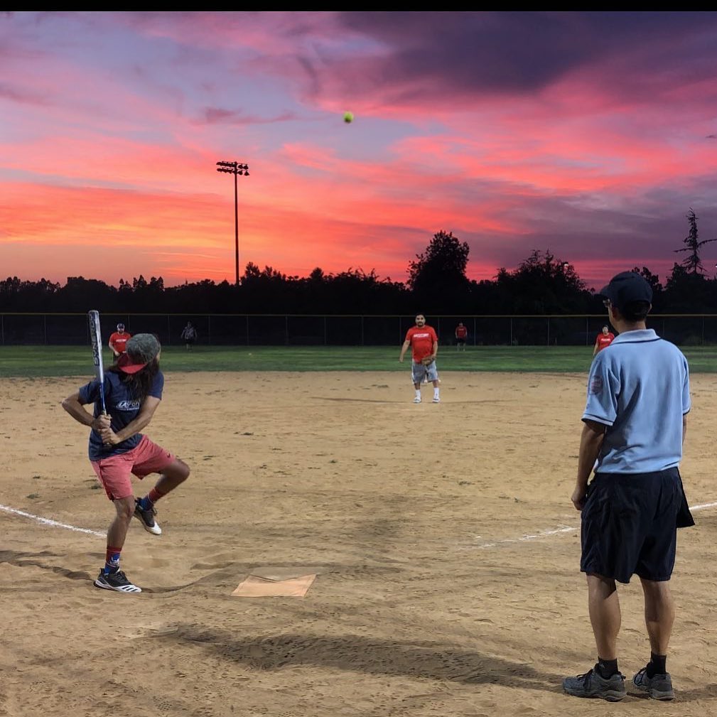 adult-softball-league-game-los-angeles